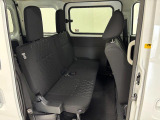 後部座席もキレイな状態です♪