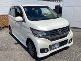自社整備工場で点検整備をおこなってからお渡ししています。車検が残っている場合は『12ヶ月点検整備』を、車検整備付きの場合は『車検整備』をおこないます。整備費用は車両本体価格に含まれています。