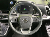 【純正革巻きステアリング】上質な革を使用することで、手にしっかり馴染みとても運転しやすいハンドルです♪