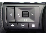 手元でナビの音量調整等が出来るのでナビの操作によるわき見運転を防止することが出来ます。