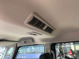 ☆リアシーリングファン☆空気を循環し後部座席にもしっかり温度の調節が行えますのでお子様やご家族の方も快適にお過ごしいただけます♪