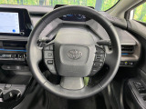 【純正革巻きステアリング】上質な革を使用することで、手にしっかり馴染みとても運転しやすいハンドルです♪