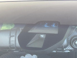 【シティブレーキアクティブシステム】低速走行中に前方の車両等を認識し、衝突しそうな時は警報とブレーキで衝突回避と被害軽減をアシスト。より安全にドライブをお楽しみいただけます。