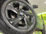 【純正17インチアルミホイール】外観にマッチした純正アルミホイールを装着しております。各種社外アルミホイールや、スタッドレスタイヤも取扱いしております。是非ご相談ください♪