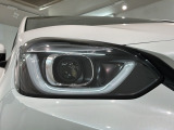LEDヘッドライトは、点灯の瞬間から最大光量を発揮し、突然暗くなるトンネルなどでの安定感を高めます。