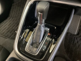 「e:HEV」は、モーター走行を中心にしながら電気エネルギーやエンジン動力を最も効率よく使い分けることができる賢いハイブリッドシステムです。サイドブレーキはスイッチ操作の電子制御パーキングブレーキです