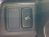 運転席はシートヒーター付きです。