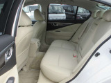 後部座席も気になるようなキズ・汚れやへたり等、大きなダメージはなく、良好な状態です。しっかりとクリーニング整備をしご納車いたします。