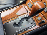 【 シフト 】シフトも操作しやすく快適なドライブを楽しんでいただけます。