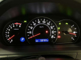 とっても見やすいメーターです。夜間時はラグジュアリーな気分にさせてくれる照明が魅力ですので、夜のドライブも楽しみになりますよ♪