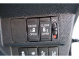 【パワースライドドアスイッチ】運転席から、後部座席の開け閉めが可能なボタンです!ワンプッシュで作動するので、手が塞がっている人などサポートに便利ですね♪