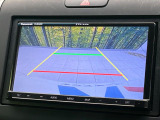 【バックカメラ】駐車時に後方がリアルタイム映像で確認できます。大型商業施設や立体駐車場での駐車時や、夜間のバック時に大活躍!運転スキルに関わらず、今や必須となった装備のひとつです!