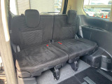 3列目シートはもちろん状態良好☆大人でもゆったりと座って頂けますので、大人数でのお出かけもラクラクです♪ご家族で、気の知れた仲間で、ドライブに行くのが楽しみですね♪