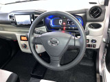 見通しのよいすっきりとした視界で、誰でも運転しやすいです。運転のしやすさは疲れにくさにも繋がりますよ♪
