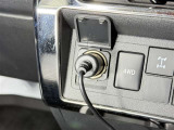 【アクセサリーソケット】車内で様々な電気製品を利用できます。