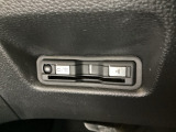 ハンドルの左下にETCがついています。高速道路の料金所の通過も楽々です。 カードの取り出しもしやすい場所についています。