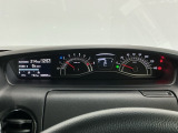 メーターの横に液晶カラーディスプレーを装備。航続可能距離等の情報やHonda SENSINGの注意・警告を表示します!