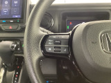 ステアリング左手側はオーディオ関連の操作スイッチです。視線を逸らすことなく運転に集中できます