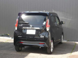 当社は全車、無料の「ワイド保証」付き。さらにプラス1年、2年の保証延長をご希望される方には有料で用意してます。全国2000以上の日産サービス工場がご愛車をサポートしてくれます。安心