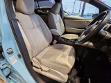 運転席は視認性や操作性を重視したつくりで、どなたでも扱いやすく快適にお乗りいただけます。清掃を行い、安心してご覧いただける状態で展示しております。
