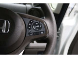 Hondaセンシングの機能のひとつ、アダプティブクルーズコントロール付!アクセルから足を離しても設定したスピードと前車との車間を保ち走行してくれます!車線維持もアシスト☆高速道路で疲労軽減ですね☆