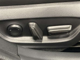 パワーシート搭載。微妙な調整が手軽にでき、ピッタリのポジションで運転することが可能です。