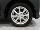 タイヤサイズは(155/65R14)で純正アルミホイールです。