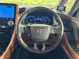 【純正革巻きステアリング】上質な革を使用することで、手にしっかり馴染みとても運転しやすいハンドルです♪