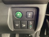多彩な先進機能で運転がもっと安心に!もっと快適に!ホンダセンシング装着車☆エンジンやエアコンなどクルマ全体の動きを燃費優先で自動制御するECONモード付。
