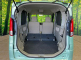 後席を格納すると、これだけの広さが!シーンに合わせたシートアレンジで、大きな荷物も積むことが出来ます♪
