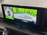 【アラウンドビューモニター】専用のカメラにより、上から見下ろしたような視点で360度クルマの周囲を確認することができます☆死角部分も確認しやすく、狭い場所での切り返しや駐車もスムーズに行えます。