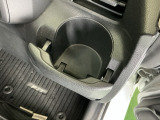 ドリンクホルダー/小物入れにもなって便利です