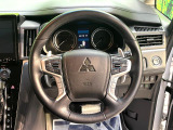 【純正革巻きステアリング】上質な革を使用することで、手にしっかり馴染みとても運転しやすいハンドルです♪