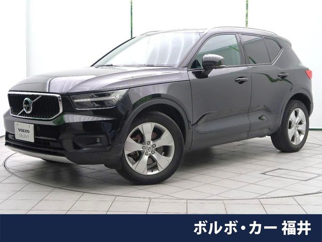 XC40 B4 AWD モメンタム 4WD 