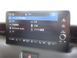 ナビゲーションはホンダコネクトディスプレイを装着しております。AM、FM、Bluetooth、フルセグTVがご使用いただけます。初めて訪れた場所でも道に迷わず安心ですね!