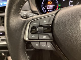 ステアリングにオーディオ操作スイッチが付いています。オーディオ画面に直接タッチしなくても操作が出来ますので、運転に集中できます。