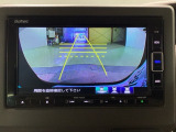 バックをするとき自動でリアの様子が映る『リアカメラ』付き! 画面で確認しながらバックが出来るので駐車の時も安心です。