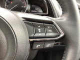MRCC(マツダレーダークルーズコントロール)は先行車との車間を維持しながら追従走行を行い、長距離でのドライバー負担を軽減させてくれます。