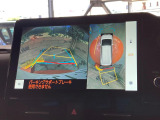 【パノラミックビューモニター】専用のカメラにより、上から見下ろしたような視点で360度クルマの周囲を確認することができます☆死角部分も確認しやすく、狭い場所での切り返しや駐車もスムーズに行えます。