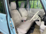 運転席シート廻りは使用感も少なく、良好な状態となっています。丁寧に使われていたことがよくわかりますね。