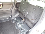 ◆チップアップ&ダイブダウン機構付【ULTR SEAT】は後席座面を左右分割で跳ね上げることができます。トランクで積載できない背の高い荷物をラクラク収納できます。ホンダ車ならではの人気装備です。