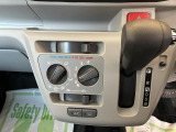 スイッチが大きくて見やすくなったマニュアルエアコンが標準装備♪