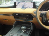 マツダコネクトの12.3インチワイドセンターディスプレイです。『Android Auto』『Apple CarPlay』や独自のコネクテッドサービスに対応したインターフェイスシステムです。★ナビSDカ
