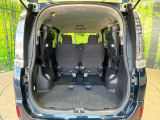 後席を格納すると、これだけの広さが!シーンに合わせたシートアレンジで、大きな荷物も積むことが出来ます♪
