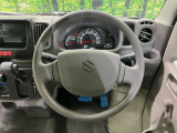 ステアリングも使用感が少なく、きれいな状態となっております♪