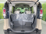 普段のお買い物や通勤、送迎等に十分な荷室スペースを確保しております。セカンドシートを倒すと、大きな荷物の積載も可能です♪