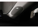 【BOSEサウンド】車種ごとにベストなシステムを用意し、車両の開発段階から音響を突き詰めるBOSE。シート素材の違いによってもセッティングを変更するという、BOSEならではのきめ細やかな音響です。