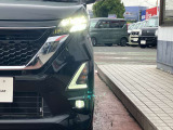 LEDヘッドライトで暗い夜道も明るく照らします。そのうえ省電力です。