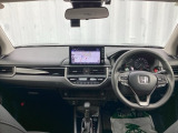運転席周りです。カップホルダーや小物の収納などは必須ですよね!!使い勝手の良いつくりになっております!!