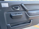 当店の展示車のほとんどが、本州より仕入れを行っております!下廻りのサビが少なく、コンディションも良好です!お値段もできる限り無駄を省き、ご提供できるギリギリの価格でご提供させていただいております♪